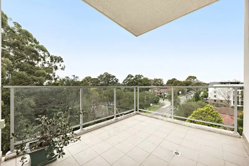 North and East Facing Premier Apartment with Study Nook and Roomy Foyer-like Entrance