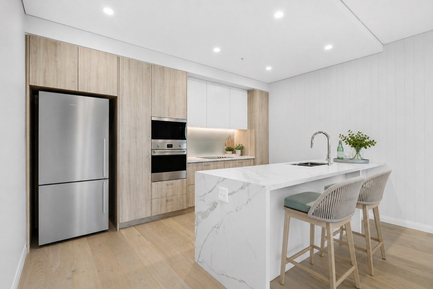 Welcoming Two-Bedroom Apartment with Dual Balcony Access