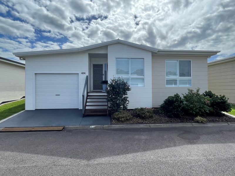IMMACULATE OVER 50'S LIVING