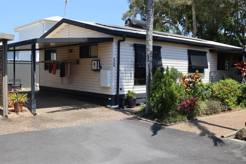 The Palms Village - Over 55's pet friendly Lifestyle Village