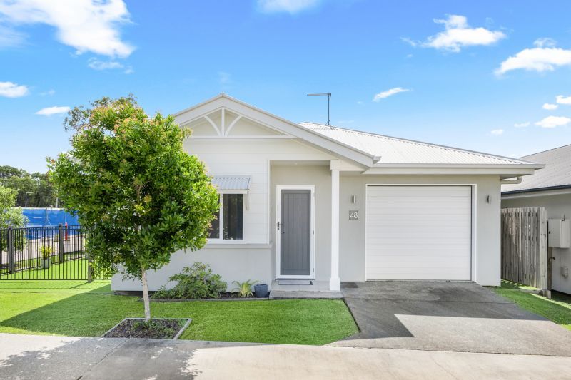 Modern Home – Carefree Lifestyle!