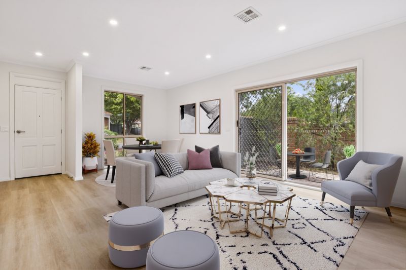 Modern, Move-In Ready Villa with Sunny Courtyard