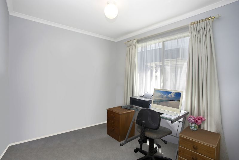 Perfect Two Bedroom Home - Gardeners Delight!