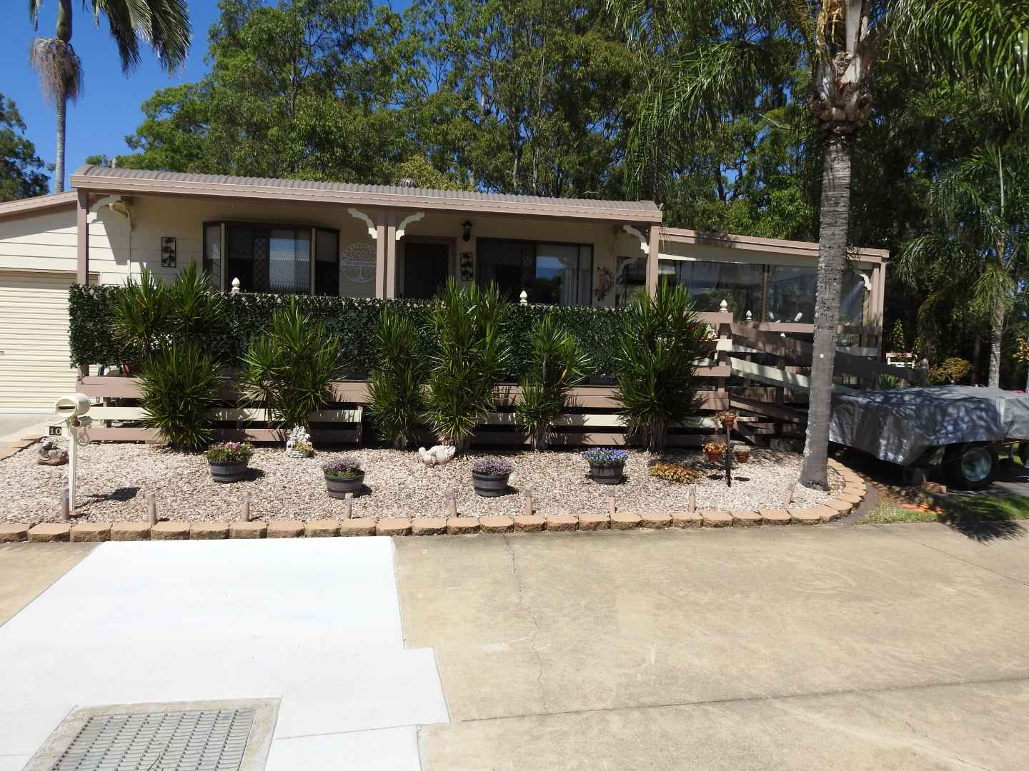 What a find in Palm Lake Resort