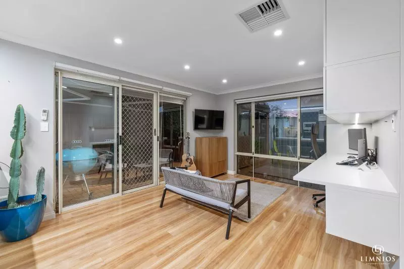 Standalone street front villa