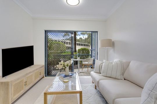 Charming ground-floor one-bedroom apartment