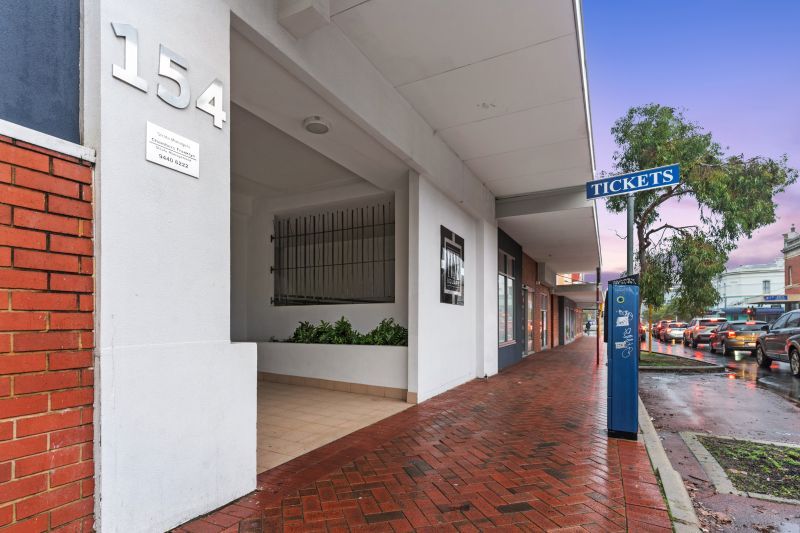 Spacious Modern & Central Home!