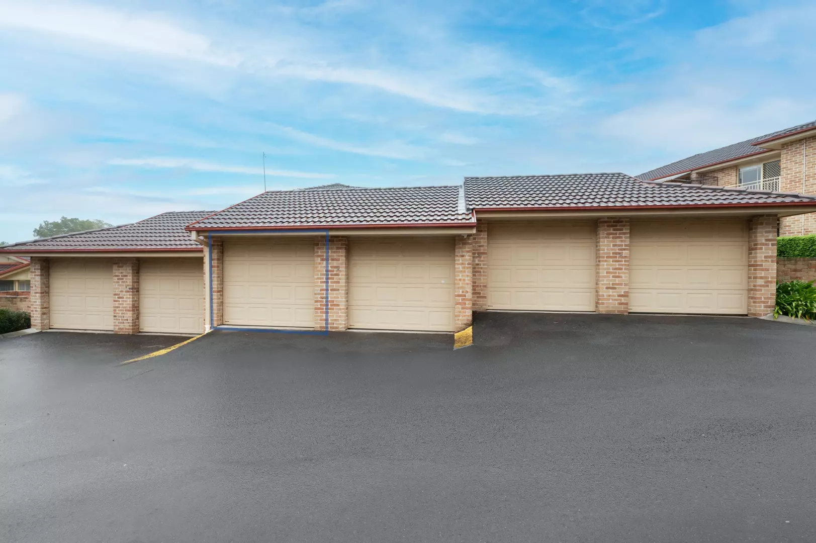 2 Bedroom unit With Private Rear