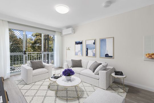 Gorgeous 1 bedroom unit with large open plan living/kitchen area.