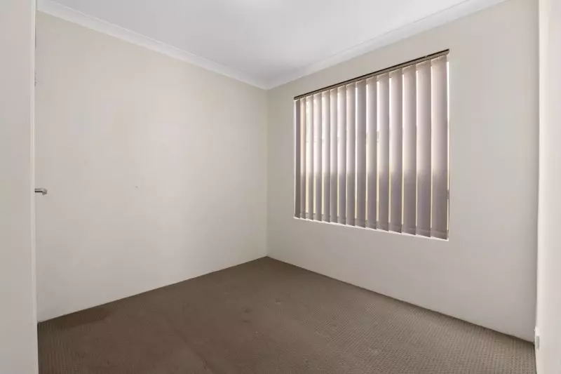 Spacious, Easy Maintenance Family Home!