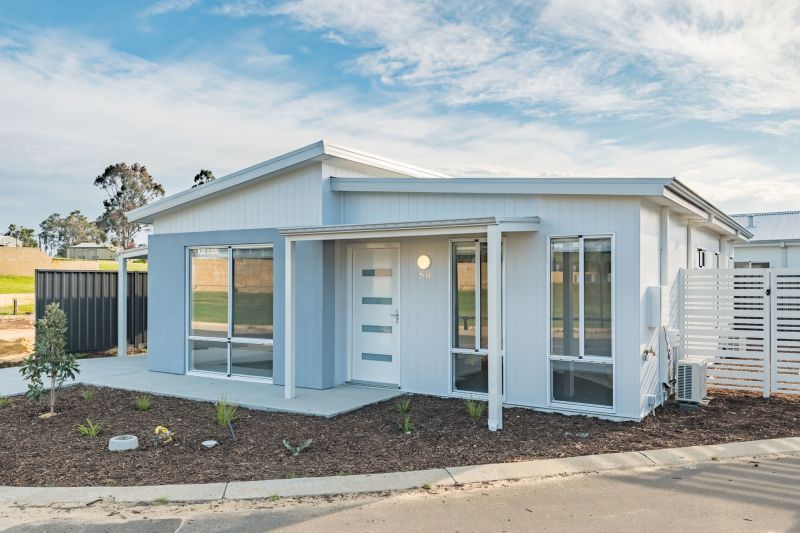 light and airy 2-bedroom corner block with alfresco area