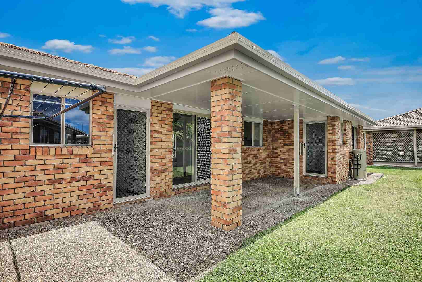 Lush garden surrounds with all the space you need!