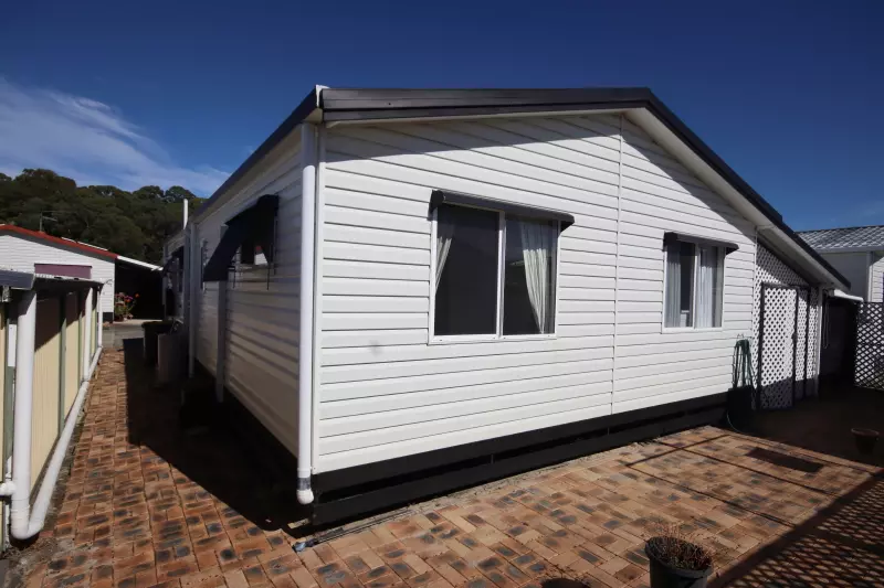 Tweed Broadwater Village, an Over 50’s Pet Friendly Lifestyle Village. 