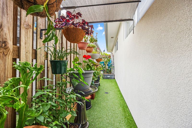 Stunning Tropical Hideaway!