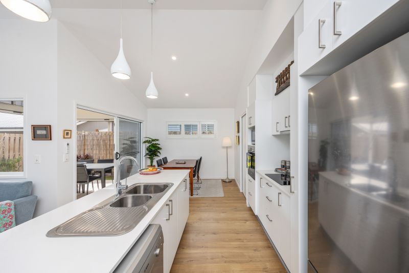 Corner Block - Private Alfresco Living