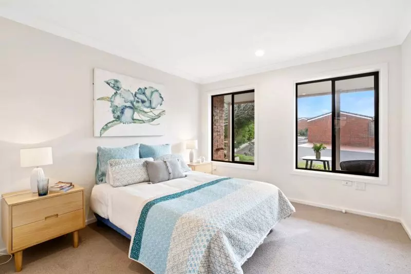 DEPOSIT TAKEN - Light & bright, ground level unit