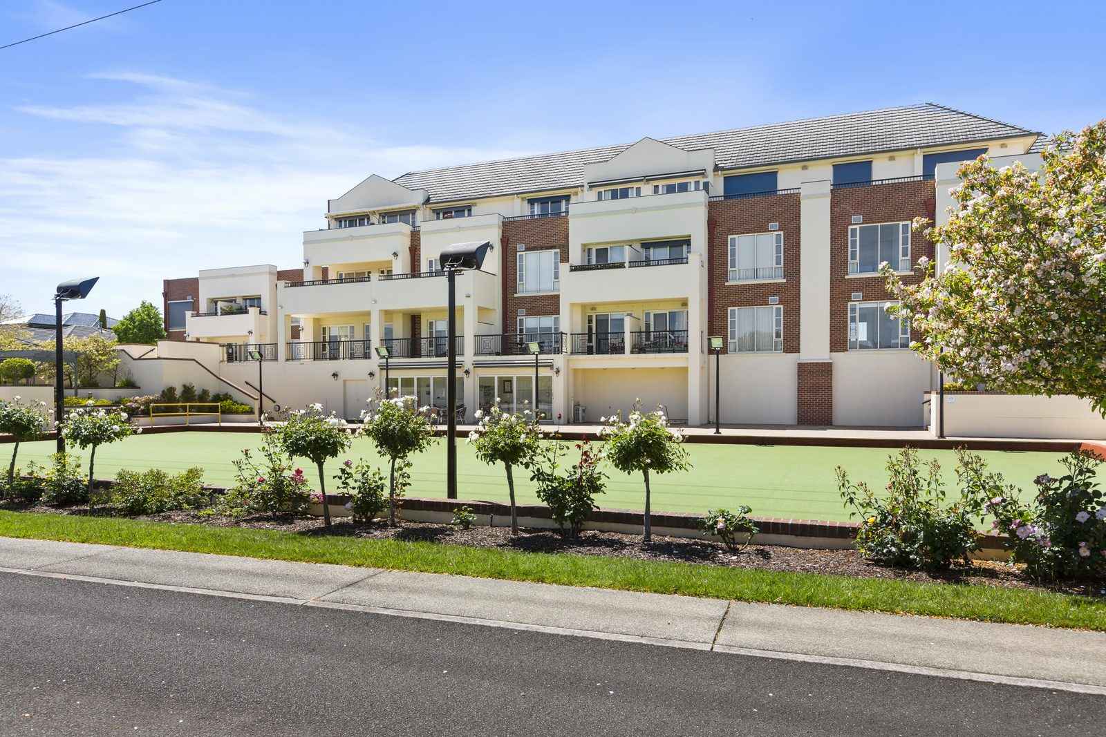 Modern 2-bedroom villa close to amenities
