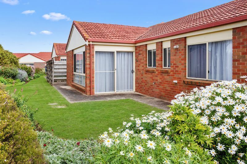 Perfectly positioned with 2 outdoor entertaining areas