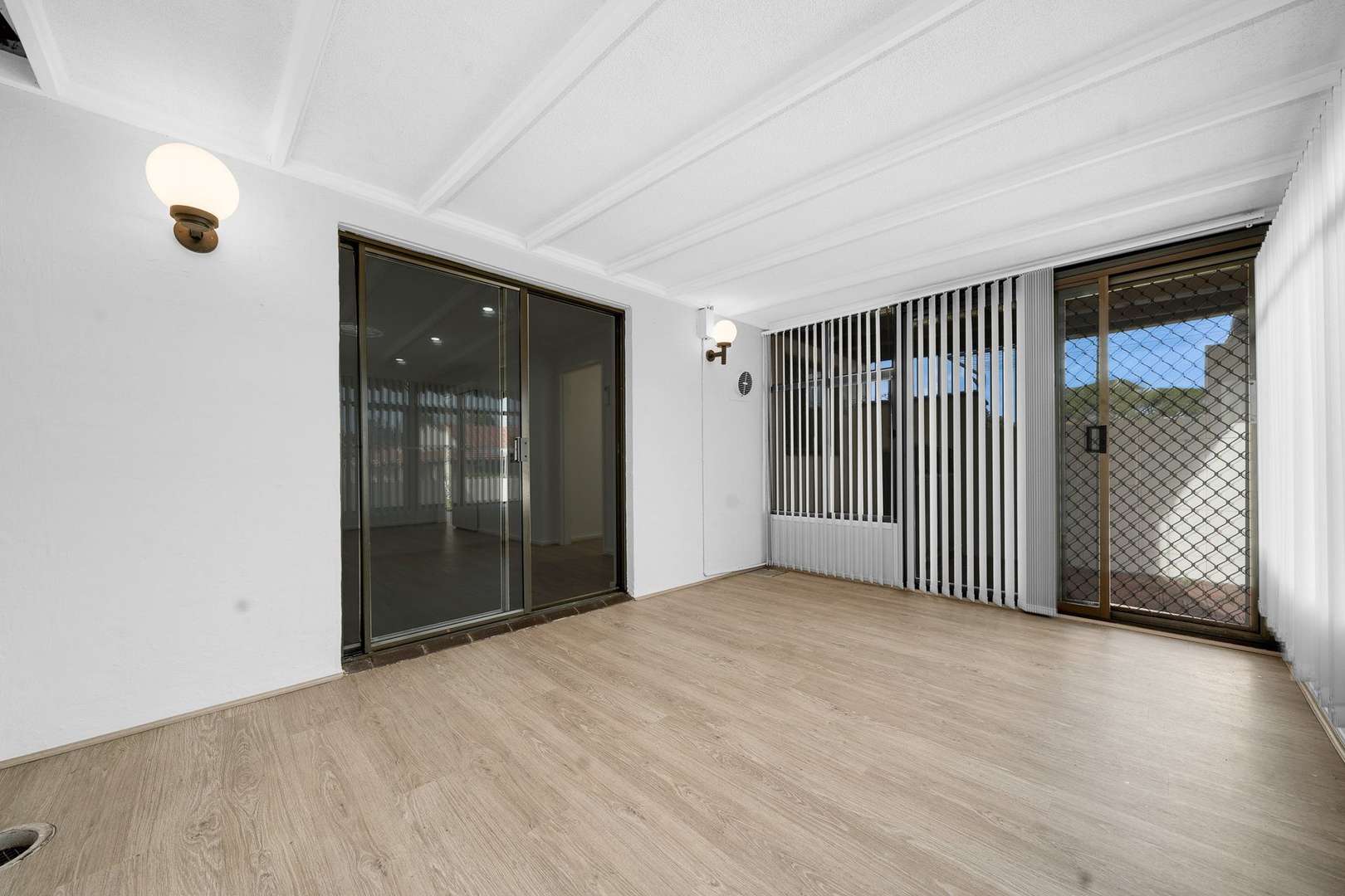 UNDER OFFER - Well Presented Unit with Bowling Green Views
