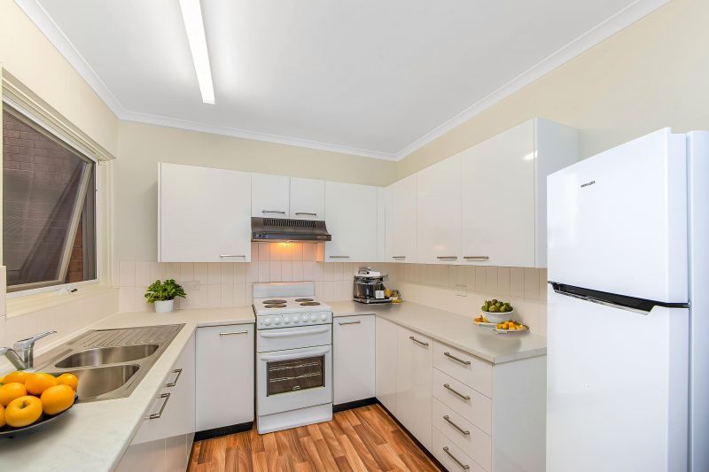 Ground Floor Spacious Unit!