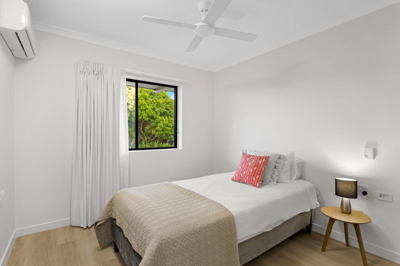 1-bedroom apartment overlooking the communal gardens