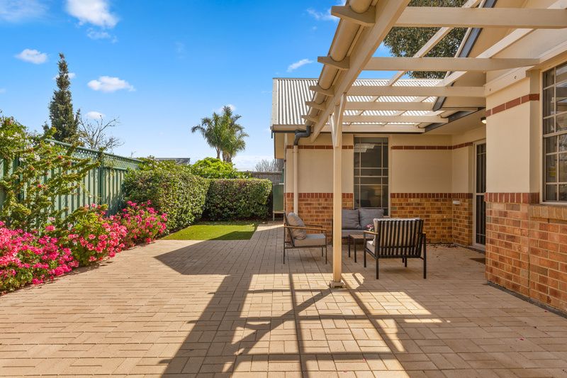 Sunlit Villa with Lush Gardens and Entertainer’s Delight