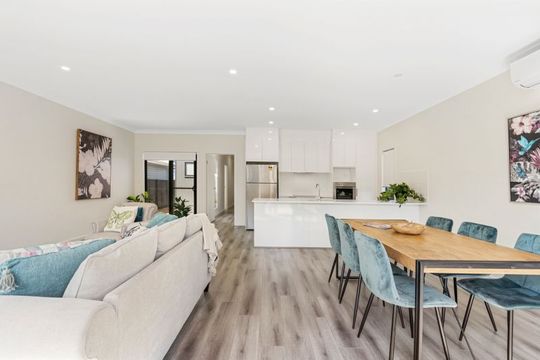 Waterfront 3-bedroom home, Altair Design