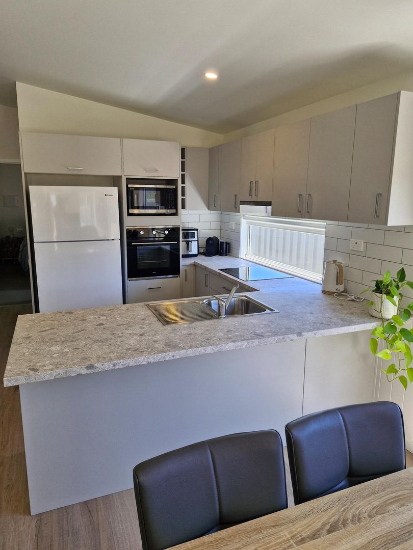 Ballarat Lifestyle Village - Near-New, Custom, One-Bedroom Home