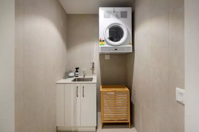 Spacious 2-bedroom apartment with private balcony & study nook