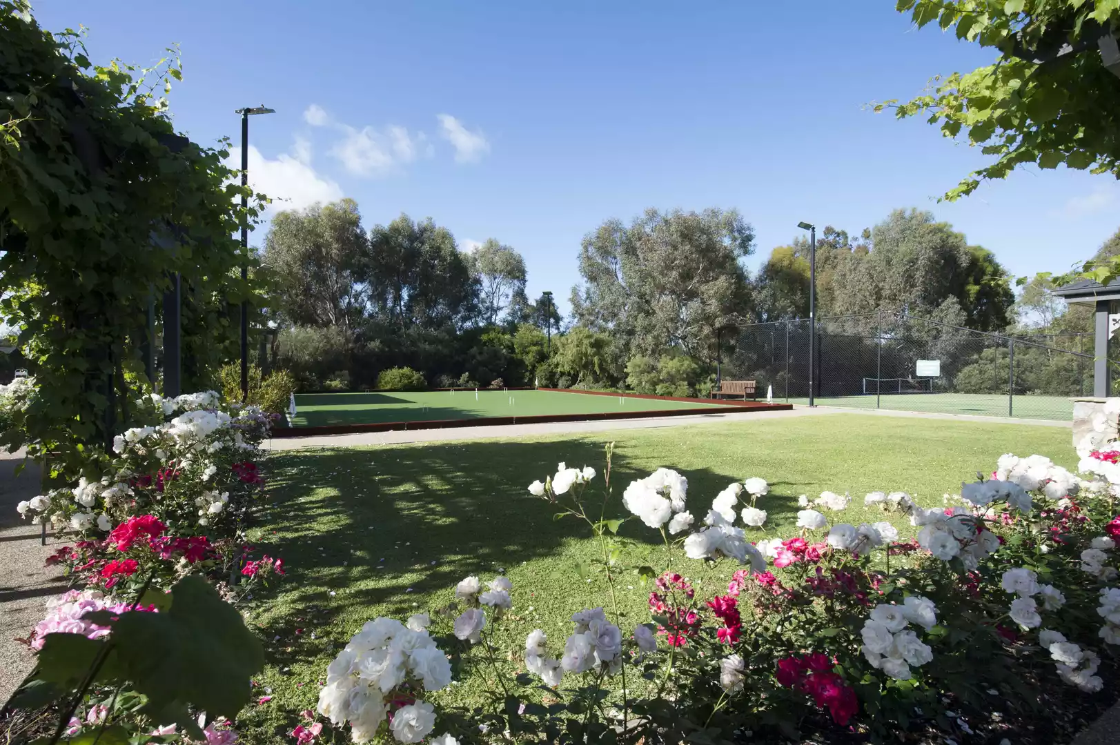 Lifestyle Shepparton - Modern, country living with all the bells & whistles. Downsize to scenic surroundings and breathe in the fresh air. Make the tree change today to Lifestyle Shepparton!