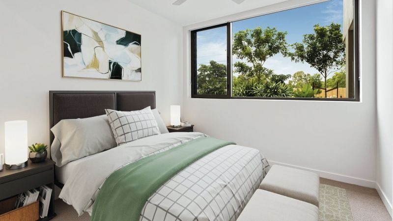 Spacious courtyard apartment surrounded by established gardens