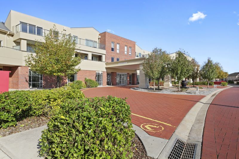 Experience all the benefits Tarneit Skies Retirement Village has to offer