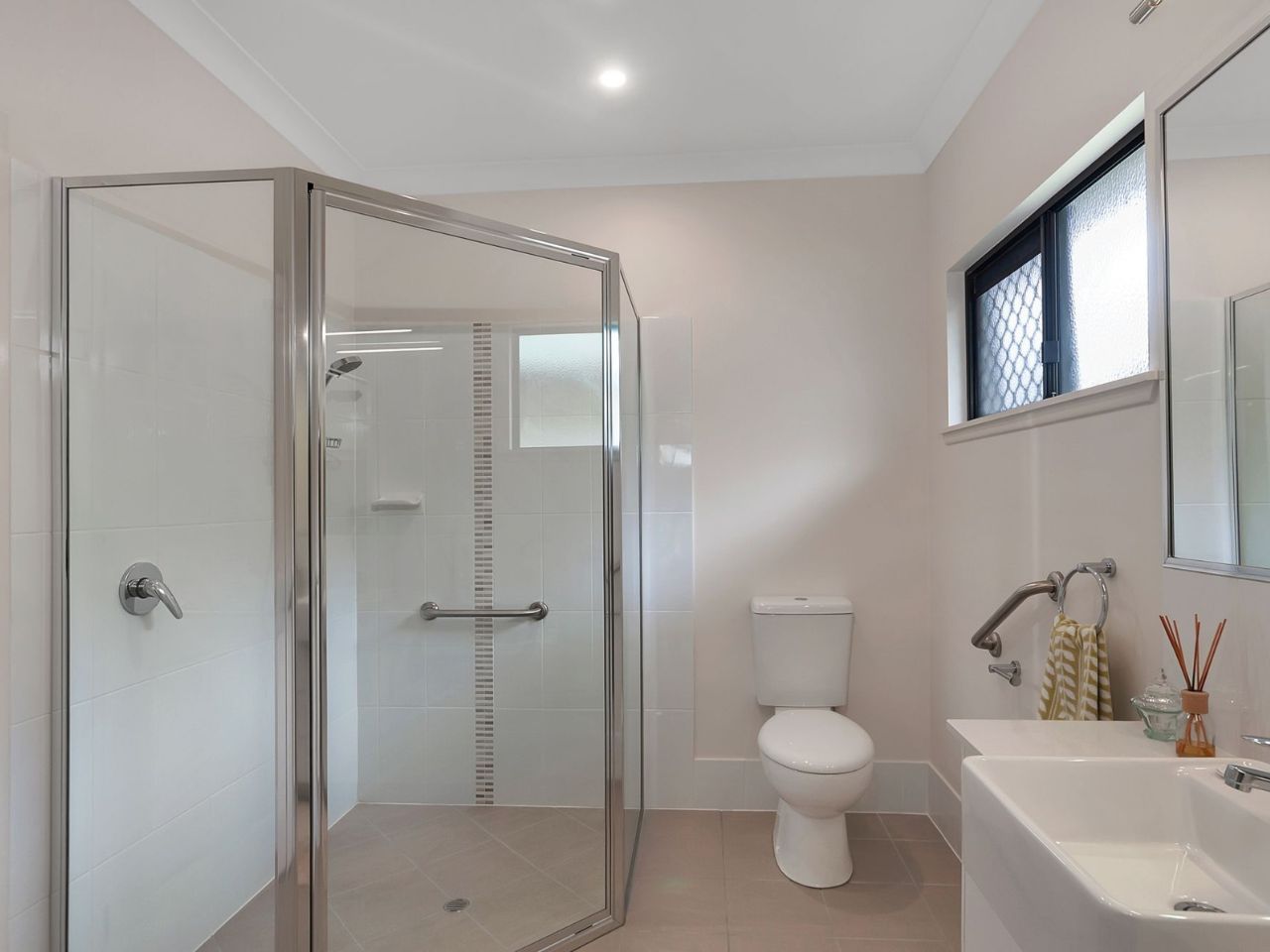 Great unit design with large study