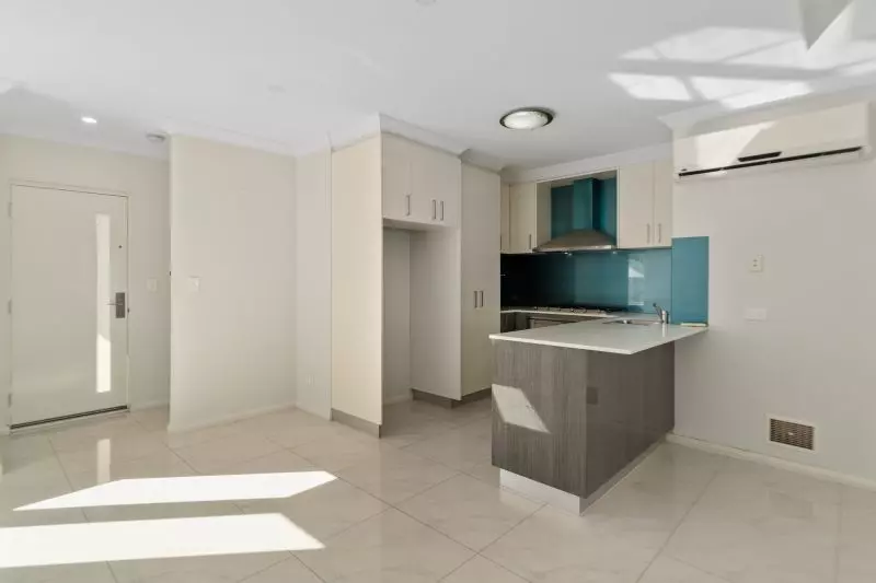 Ticking All Boxes: Location, Modern, Spacious & NO STRATA