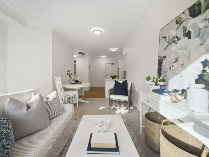 Move-in ready luxurious serviced apartment