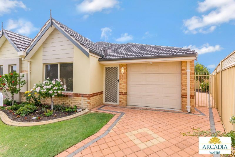 ARCADIA WATERS MANDURAH - ENJOY RETIREMENT WITH THIS 2 BED 2 BATH HOME