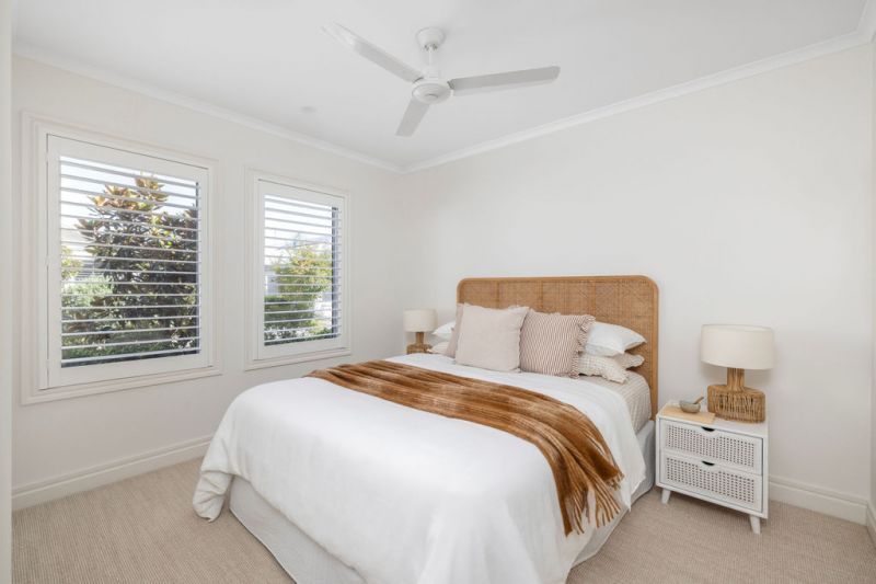 Sun-Drenched Sanctuary - Panoramic Bushland Views