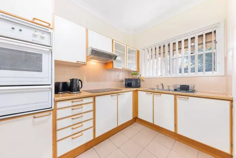 Spacious Leafy Premium Two Bedroom Apartment