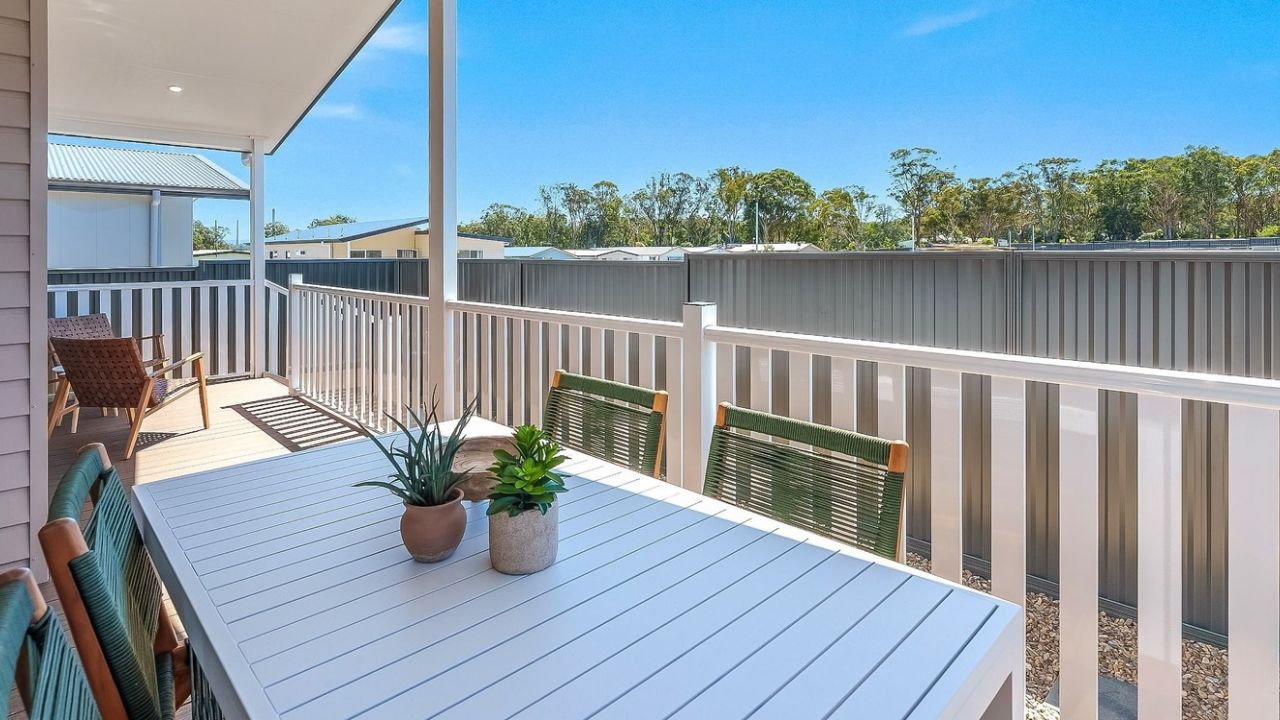 Teraglin Lakeshore Over 50s living Chain Valley Bay