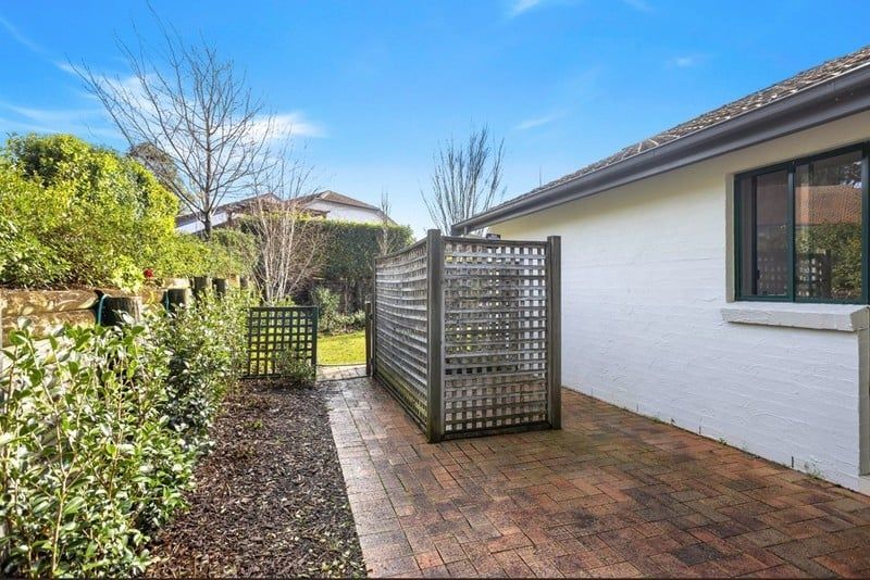 Spacious Villa with Gardens and Entertaining Area