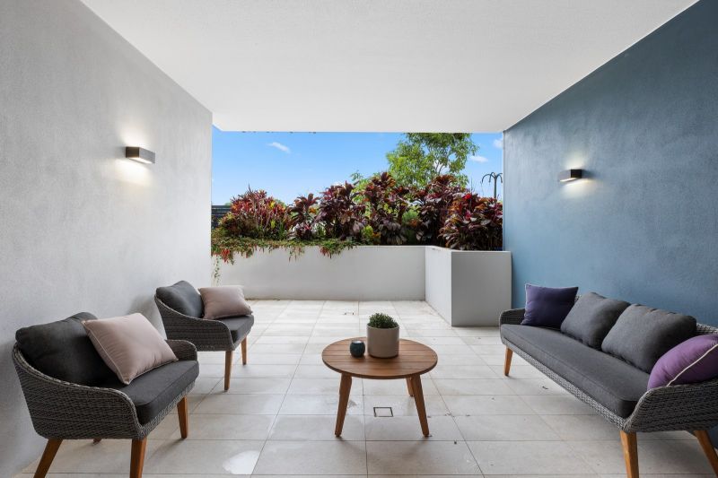 Light, bright and spacious two-bedroom apartment