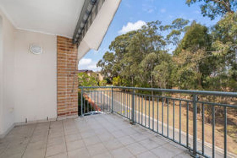 Stylish Upper-Floor Living with Bushland Outlook