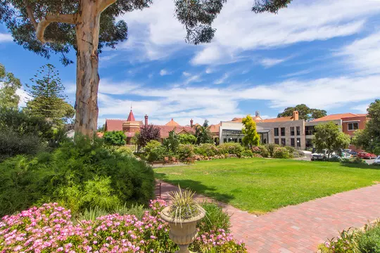 Resthaven Leabrook is located in the leafy eastern suburbs of Adelaide, just a short distance to shopping centres, churches, cinema, cafes, parks and reserves