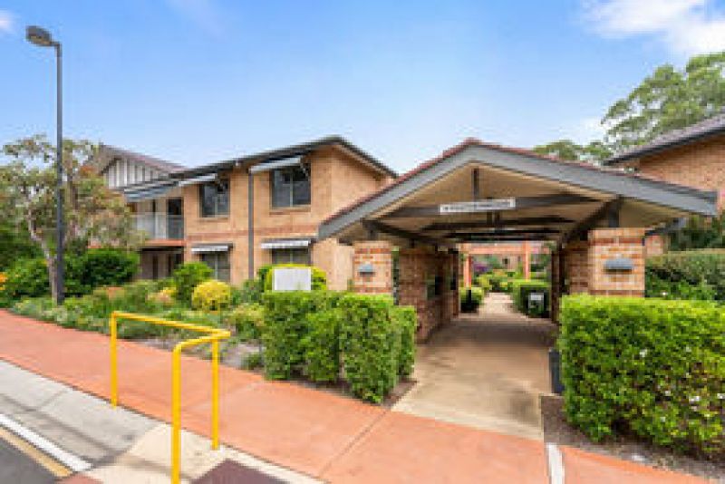 Stylish Upper-Floor Living with Bushland Outlook
