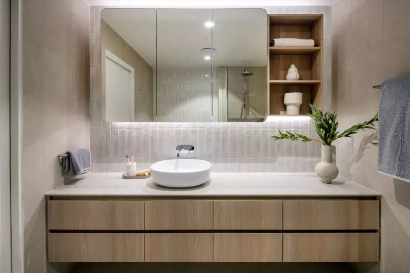 Spacious, light-filled 2-bedroom apartment with private balcony