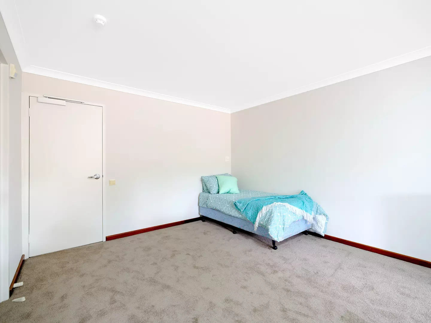 Secure studio apartment in the heart of the clubhouse