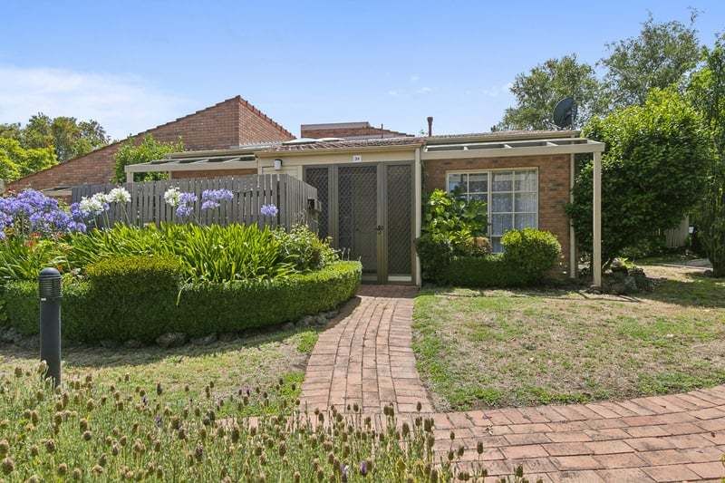 Freshly Renovated Unit with Private Courtyard Retreat