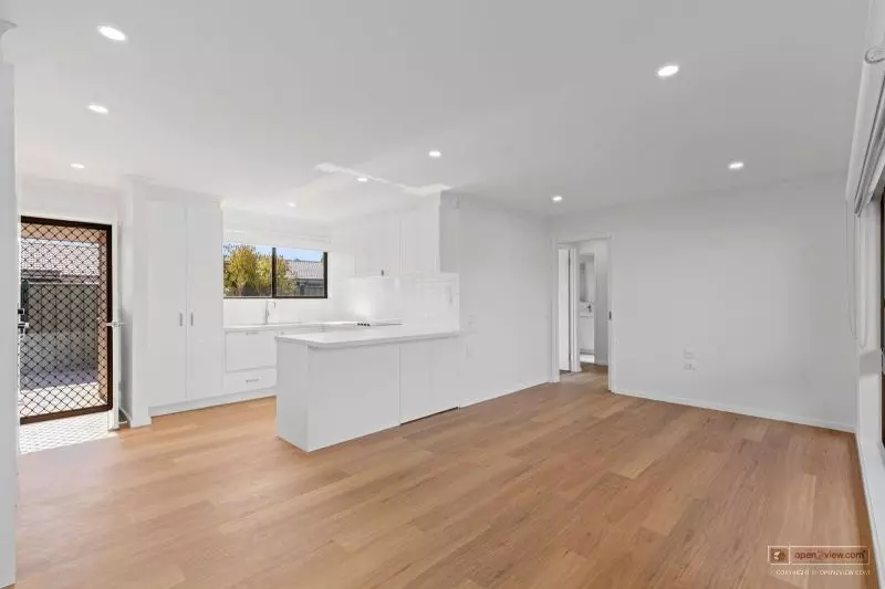 Newly Renovated Retirement Living Unit!