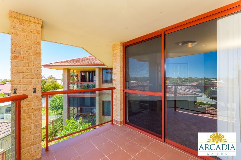 ARCADIA WATERS BICTON - This Apartment is Sure to Impress...