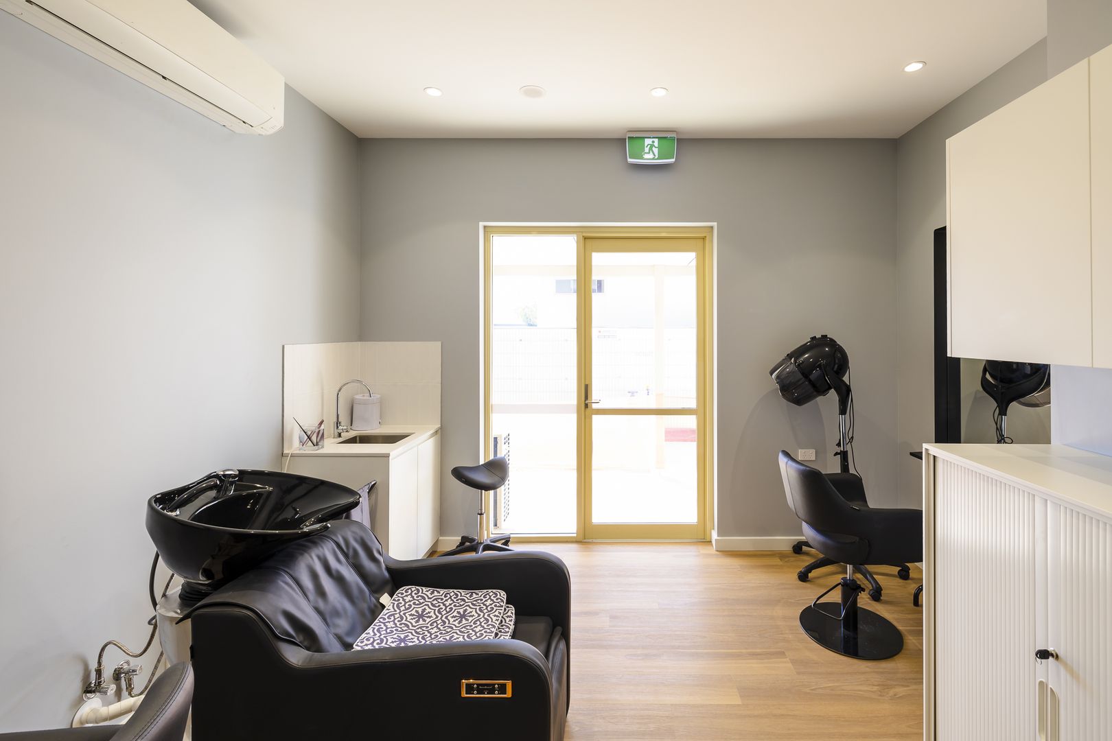 Beautifully Refurbished Studio Unit